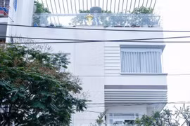 Tận mục biệt thự ngập hoa trái của Lý Hùng - Lê Tuấn Anh