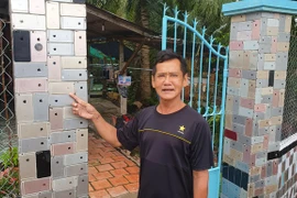 Độc lạ ngôi nhà ốp 2.000 vỏ iPhone ở miền Tây