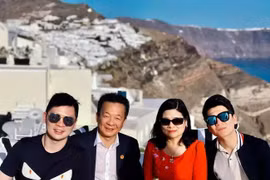 Người vợ kín tiếng đầy giỏi giang và tháo vát của bầu Hiển 