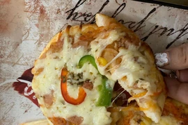 Pizza cấp đông 6 tháng không nhãn mác có đáng tin?