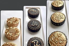 Bánh Trung thu dát vàng siêu đắt đỏ có gì đặc biệt?