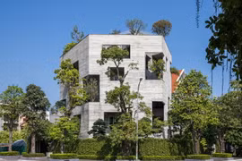 Chiêm ngưỡng biệt thự ở Hạ Long xanh mát như rừng nhiệt đới 