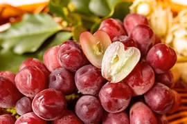 Nho trái tim giá hơn 2 triệu đồng/chùm