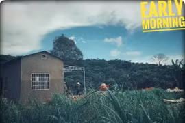 Rapper Tiến Đạt và bà xã Thụy Vi sở hữu căn nhà ven núi thơ mộng 