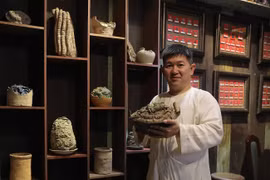 Đại gia Sài Gòn khoe bộ sưu tập tiền cổ “độc nhất vô nhị” 