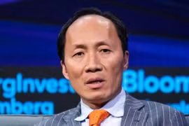 Những điều ít biết về tỷ phú gốc Việt Chính Chu khiến phố Wall kiêng dè