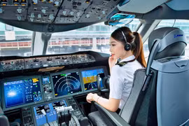 Nhan sắc không thua diễn viên hoa hậu của phi công Hồ Trang Nhung 