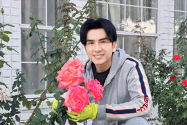 Đẹp mê biệt thự ngập hoa hồng của Đan Trường tại Mỹ