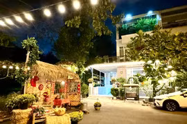 Cách trang trí Tết đặc biệt trong biệt thự 10 tỷ của Trịnh Kim Chi 