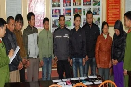 Bắt 9 đối tượng đánh bạc ở Hà Nam, thu giữ gần 40 triệu