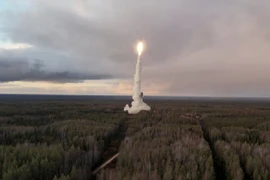  Ukraine hoảng loạn đối phó vũ khí “uy lực” siêu nhanh của Nga