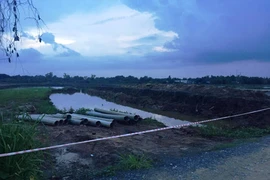 Thương tâm bé gái 8 tuổi té xuống hố công trình tử vong