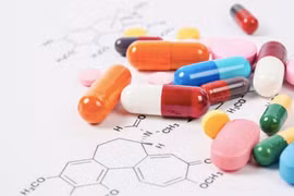 Ngành Dược phẩm 2024: DHG khó tăng trưởng mạnh, IMP ngược lại