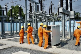 Giá thị trường điện cạnh tranh tăng so tháng trước nhưng giảm so cùng kỳ