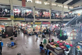 Chợ truyền thống ế ẩm dịp cận Tết, tiểu thương lo lắng