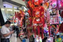 Chợ truyền thống vắng khách dù Tết đang cận kề