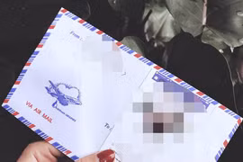 Vô tình phát hiện tập thư tình từ người yêu cũ của chồng