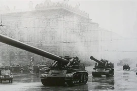 Kinh hãi khẩu pháo hạt nhân của Liên Xô thời chiến tranh Lạnh