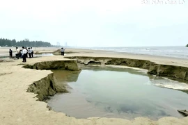 Công ty TNHH Tân Hưng hút cát trái phép tại biển Cửa Lò