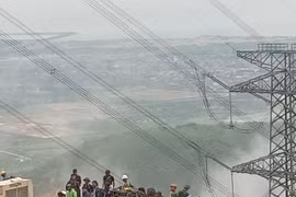 Sạt lở vùi lấp lán công nhân, 7 người thương vong ở Hà Tĩnh