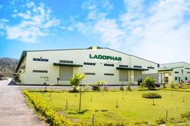 Ladophar hủy phương án phát hành riêng lẻ cho Louis Holdings