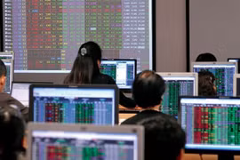 Một cá nhân bị phạt trăm triệu vì 'mua chui' cổ phiếu PPE