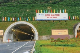 Một cá nhân mua 10 triệu cổ phiếu HHV để trở thành cổ đông lớn