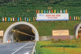 Một cá nhân mua 10 triệu cổ phiếu HHV để trở thành cổ đông lớn