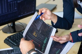 Các CTCK bi quan và dự báo thị trường giảm sâu hơn sau phiên "thứ hai đen tối"