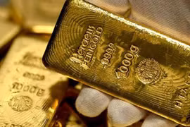 Giá vàng hôm nay 22/8: Dừng ‘nhảy múa’, trụ dưới mốc 57 triệu đồng/lượng