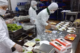 Lao đao vì COVID-19, lợi nhuận quý I của Suất ăn Hàng không Nội Bài lao dốc 94%