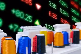 Cổ phiếu ngành dệt may lao dốc do bị kẹp giữa đại dịch Covid-19