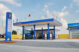 Petrolimex sẽ triển khai 'đổ xăng không thu tiền mặt'