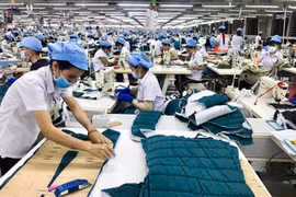 Một doanh nghiệp dệt may nộp hồ sơ niêm yết trên HoSE