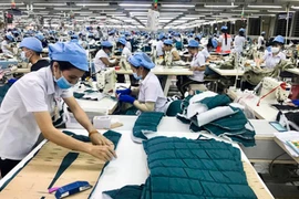 Một doanh nghiệp dệt may nộp hồ sơ niêm yết trên HoSE