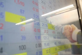 Chứng khoán, tiết kiệm hay mua vàng: Có tiền nhàn rỗi cũng... đau đầu!