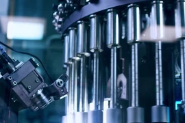 Báo sai giao dịch, cổ đông lớn nhất của Tập đoàn Vinacontrol bị UBCKNN "gõ đầu"