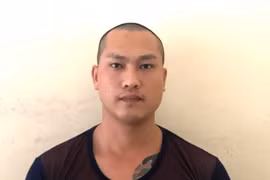 Quảng Ninh: Đang làm nhiệm vụ, công an xã bị đối tượng dùng đá đập vào đầu