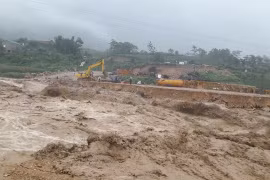 Mưa lũ khủng khiếp ở Tây Bắc: 5 người chết, 62 ngôi nhà bị thiệt hại hoàn toàn