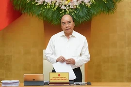 Thủ tướng: Tiếp tục giảm lãi suất cho vay, kể cả các khoản nợ hiện có