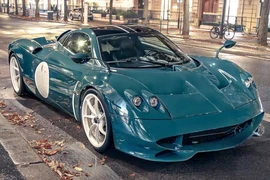 Pagani Huayra Codalunga "sặc mùi" hàng hiệu