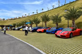 Những mẫu xe trăm tỷ của dân chơi Sài Gòn “phượt” Phan Thiết 