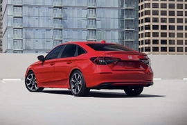 Cận cảnh Honda Civic 2025 từ 765 triệu đồng 