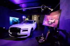 Rolls-Royce Spectre hơn 25 tỷ đồng của Minh Nhựa có gì khác biệt?