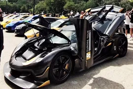 Koenigsegg Jesko Attack gần 100 tỷ cháy trơ khung