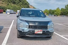 Chi tiết Mitsubishi Outlander 2025 