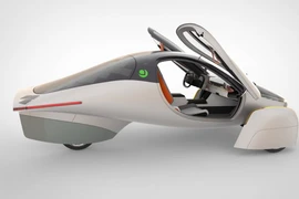 Xe điện The Solar EV năm sạc 1 lần, giá chỉ 590 triệu đồng