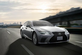 Lexus LS 2023 thêm tính năng mới giá từ 1,7 tỷ đồng 