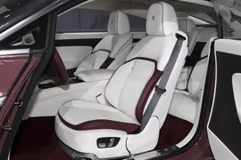 Ẩn số giá bán Rolls-Royce Spectre chạy điện đầu tiên về Việt Nam