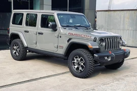 Đại lý đang... đại hạ giá xe Jeep Wrangler 
